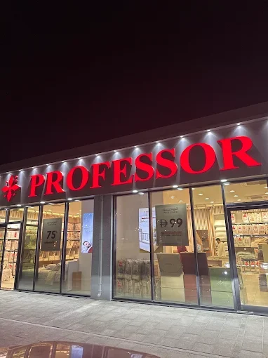 Professor-Baniyas